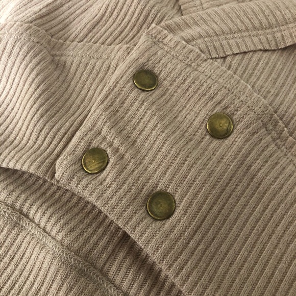 🎉HP🎉NWT Free People Sand LG Crop Sweater Buttons - Picture 6 of 6